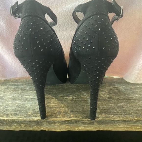 Black Pumps with Rhinestone accented heels - Picture 7 of 14